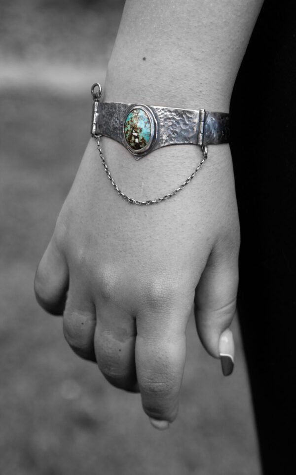 Shackle Cuff Hubei turquoise (oval)